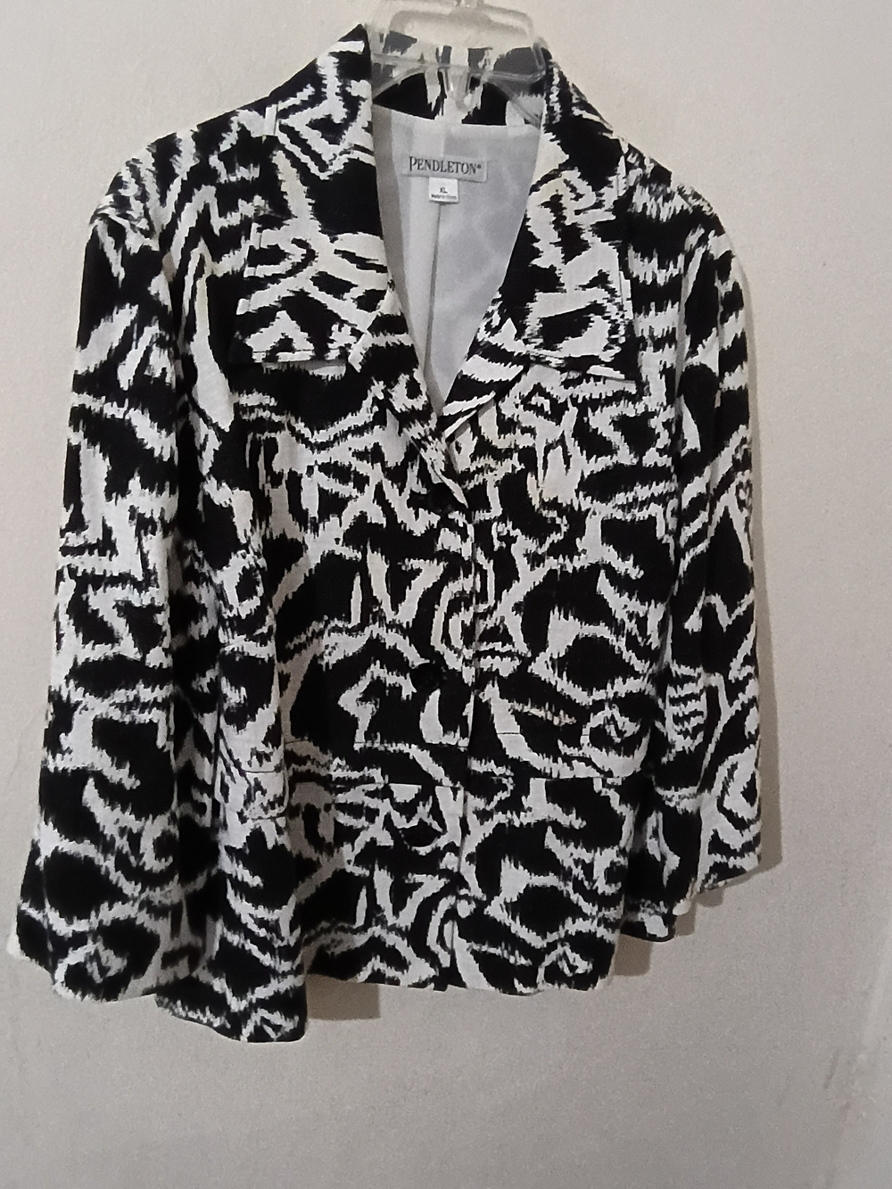 Pendleton Women's Black & White Patterned Jacket